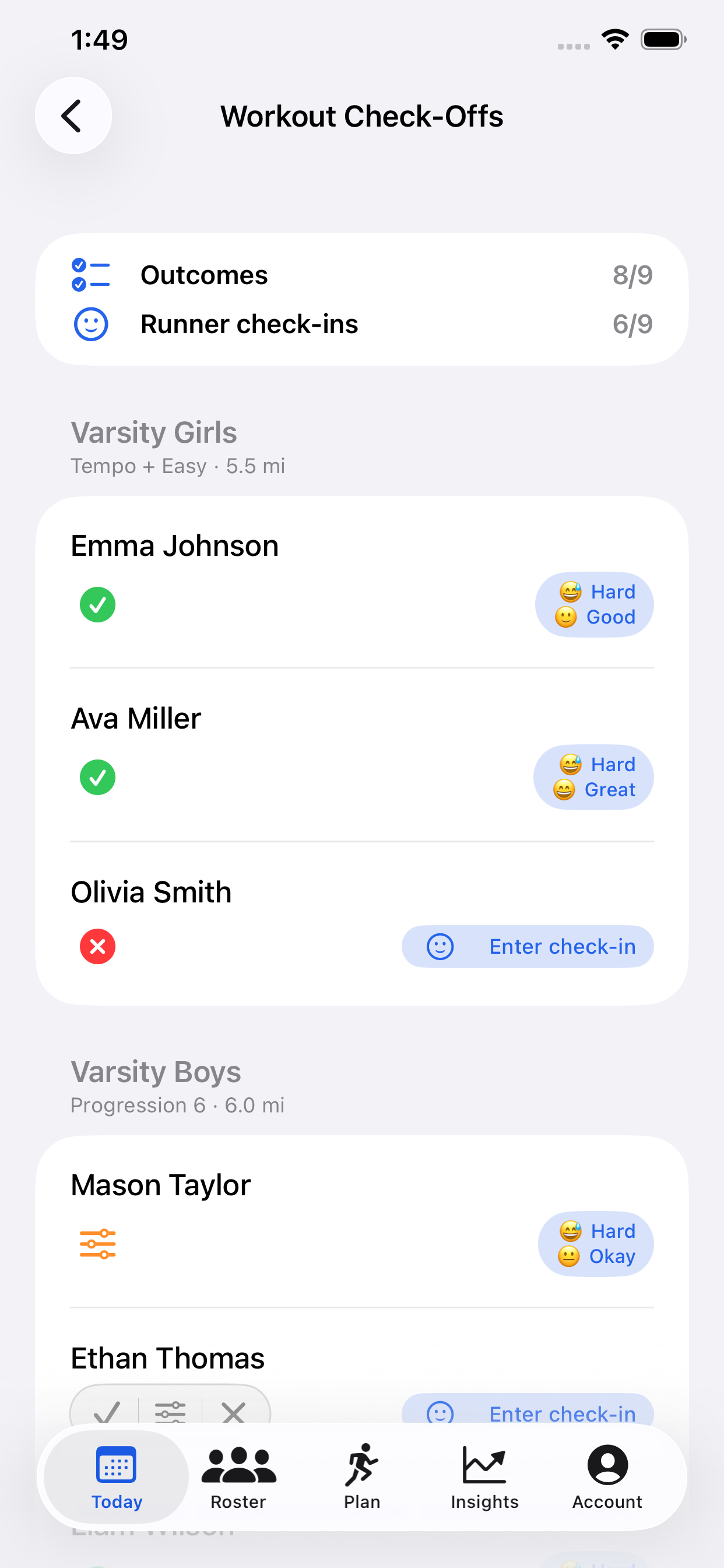 CoachSplit Workout Check-Offs screen showing team outcomes and runner check-ins